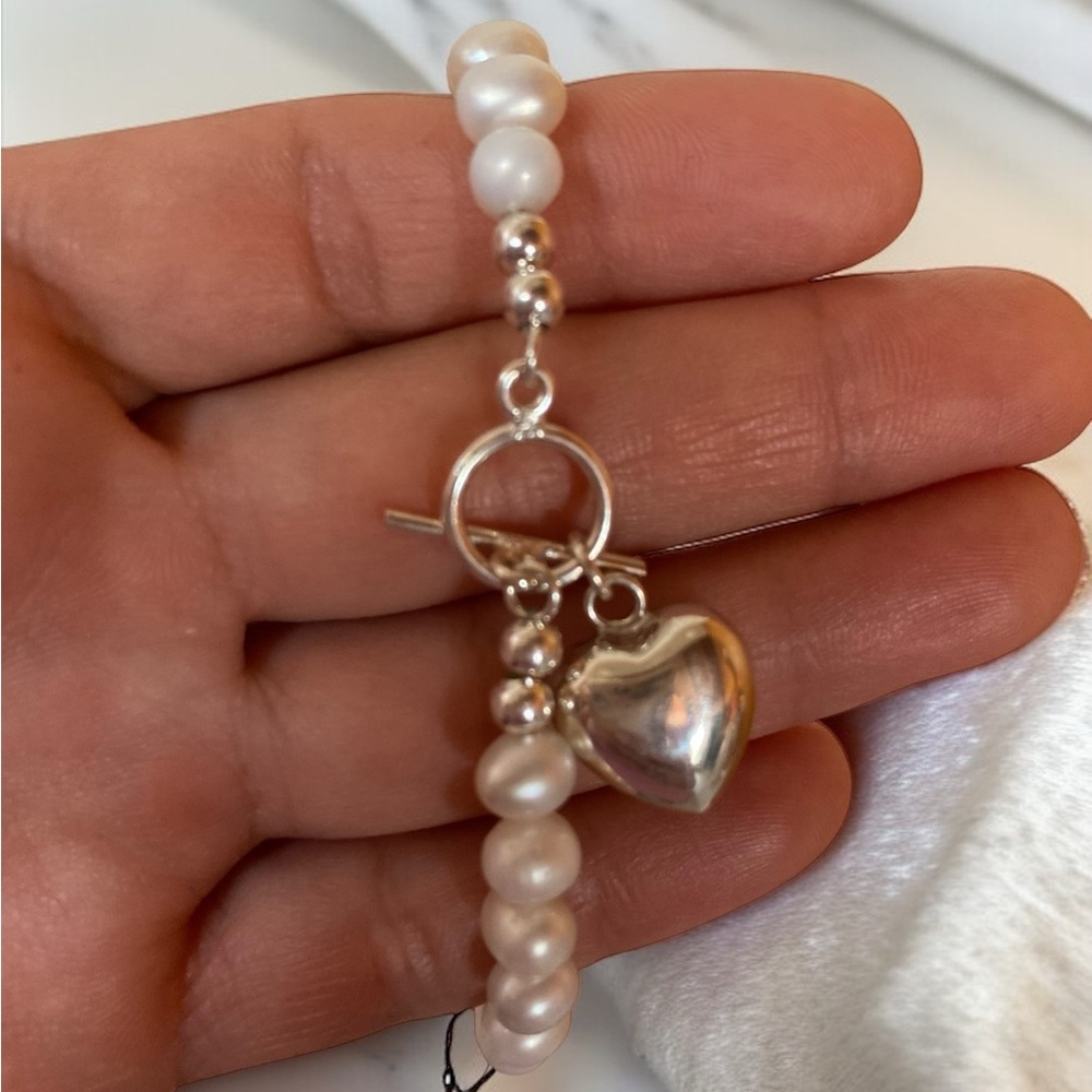 Elegant Silver Heart Charm Pearl Bracelet